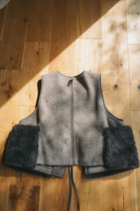 【追加】yuuca×about her. 23AW little vest 2nd HUSKY (グレージュ)
